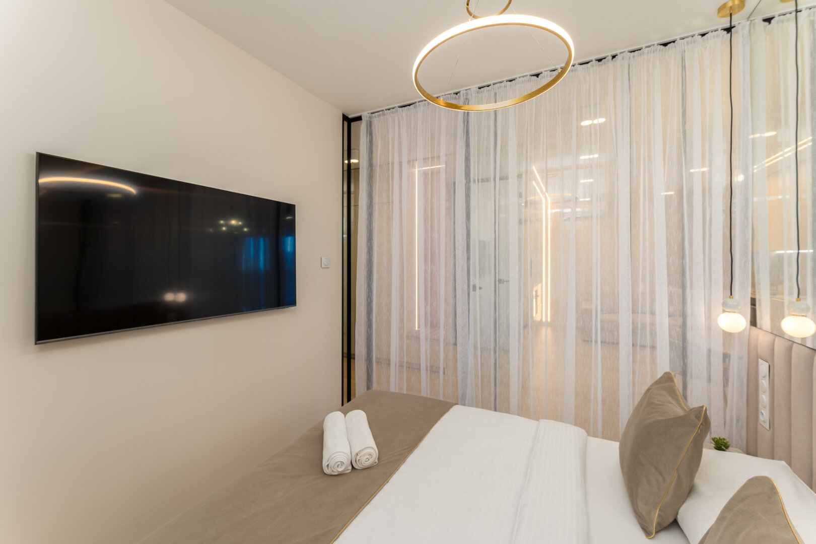 GA Luxury Apartments - 22