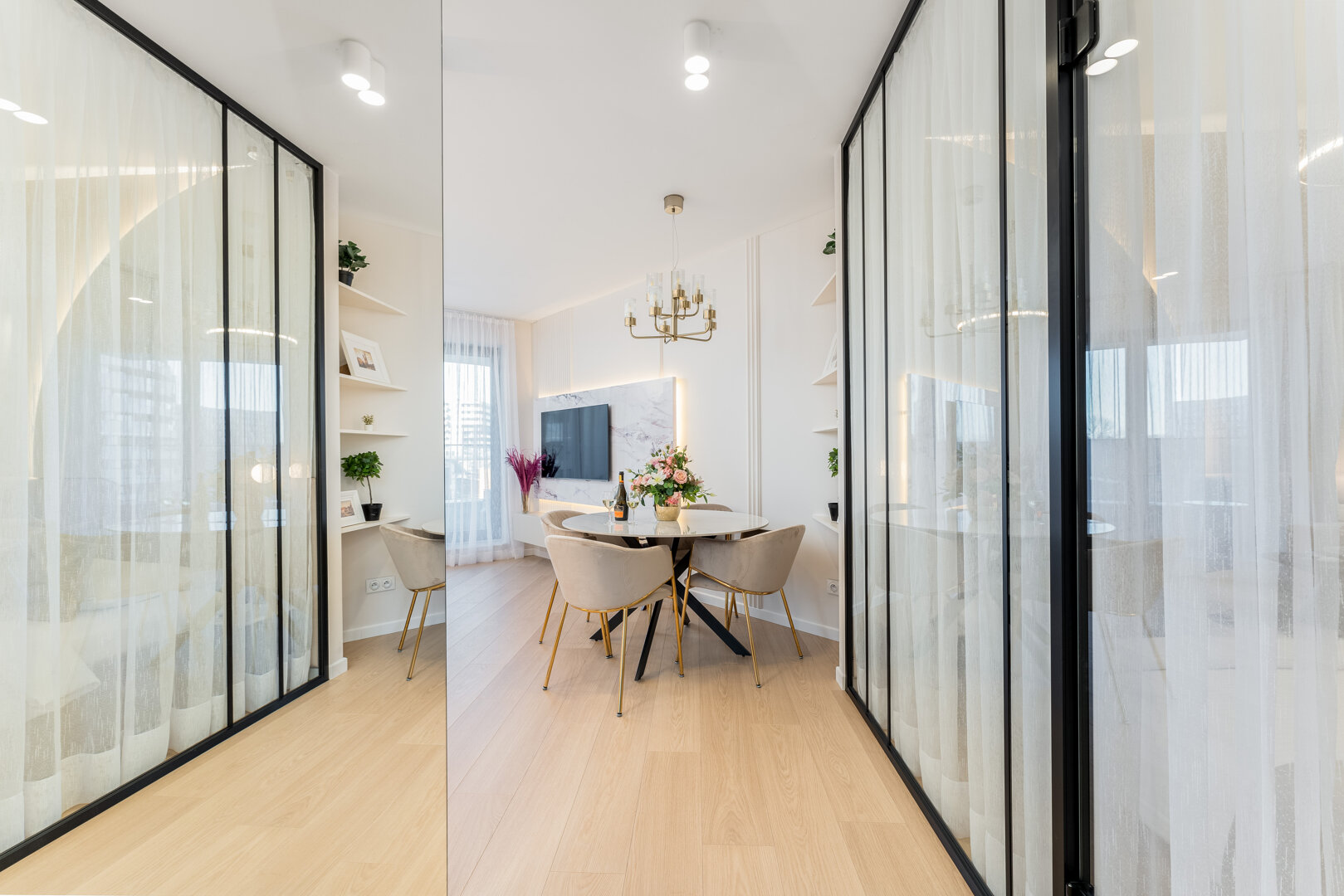 GA Luxury Apartments - 23