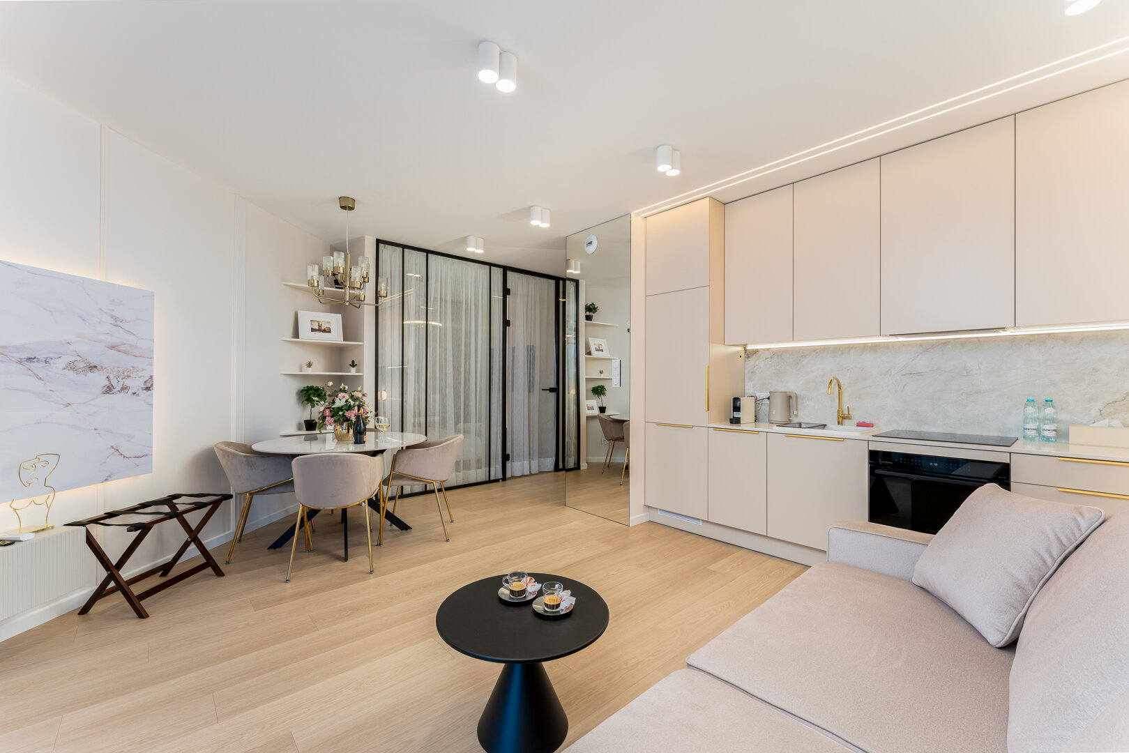 GA Luxury Apartments - 26